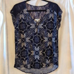 Short Sleeve Blue & White 3/4 Zipp Blouse